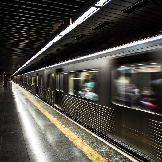 Kereta Cepat Jakarta Bandung Beri Tiket Gratis