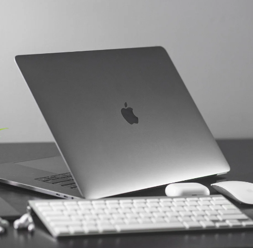 Berikut ini 5 kelebihan Macbook dibandingkan dengan laptop lain, mulai dari desain yang elegan hingga peforma yang unggul.